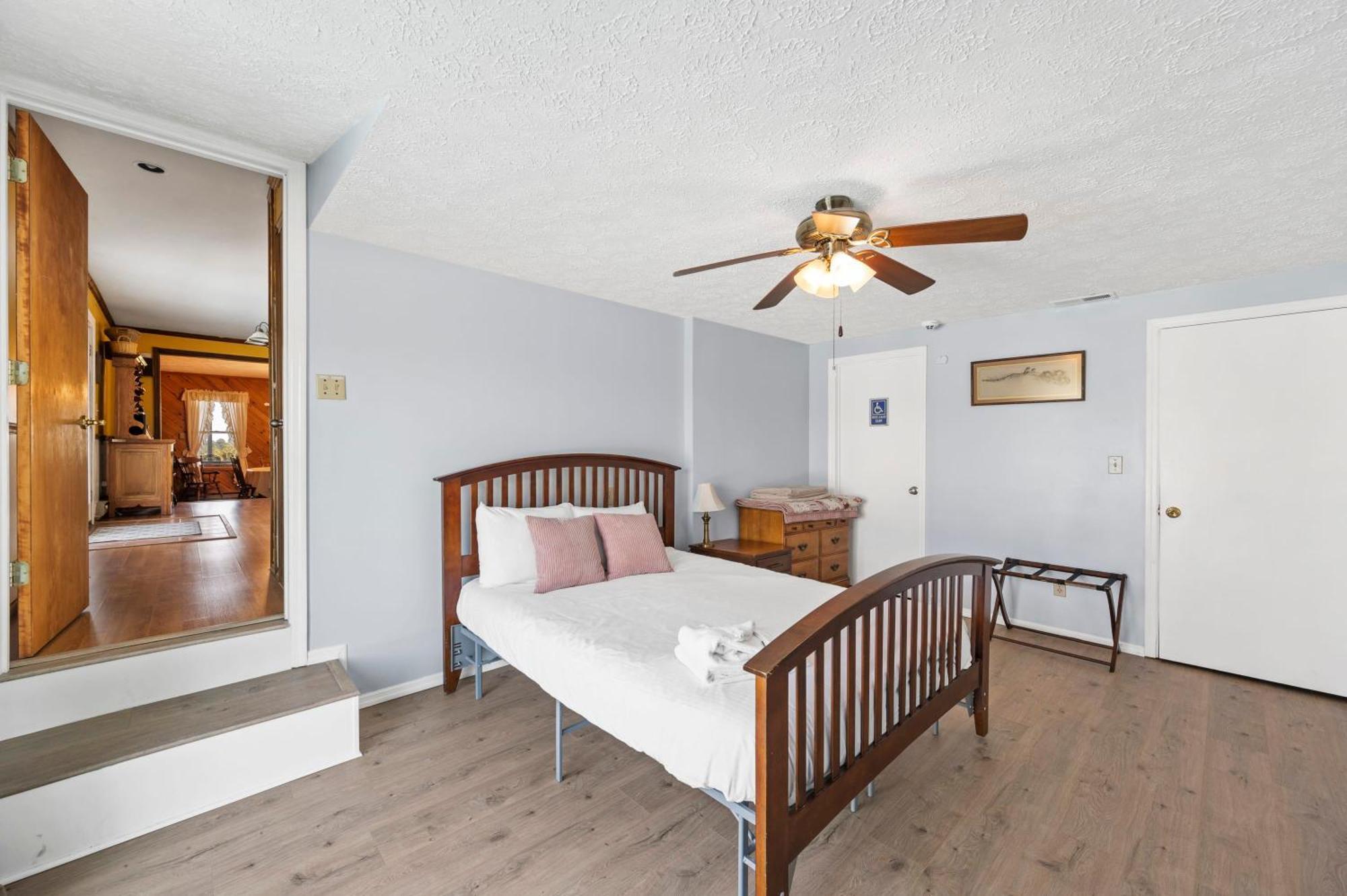 Big Family Lodge Near Ark Sleeps 16 Williamstown Extérieur photo